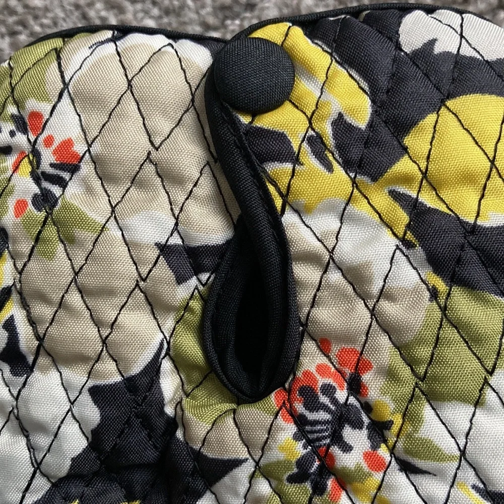 Vera Bradley Quilted Dogwood Gloves M-L
